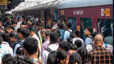 దీపావళి రైలు టికెట్లకు భారీ డిమాండ్